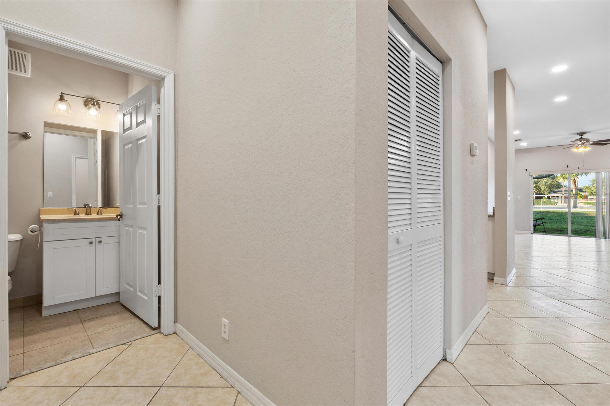 MAGNOLIA BAY CONDOMIMIUM - Residential