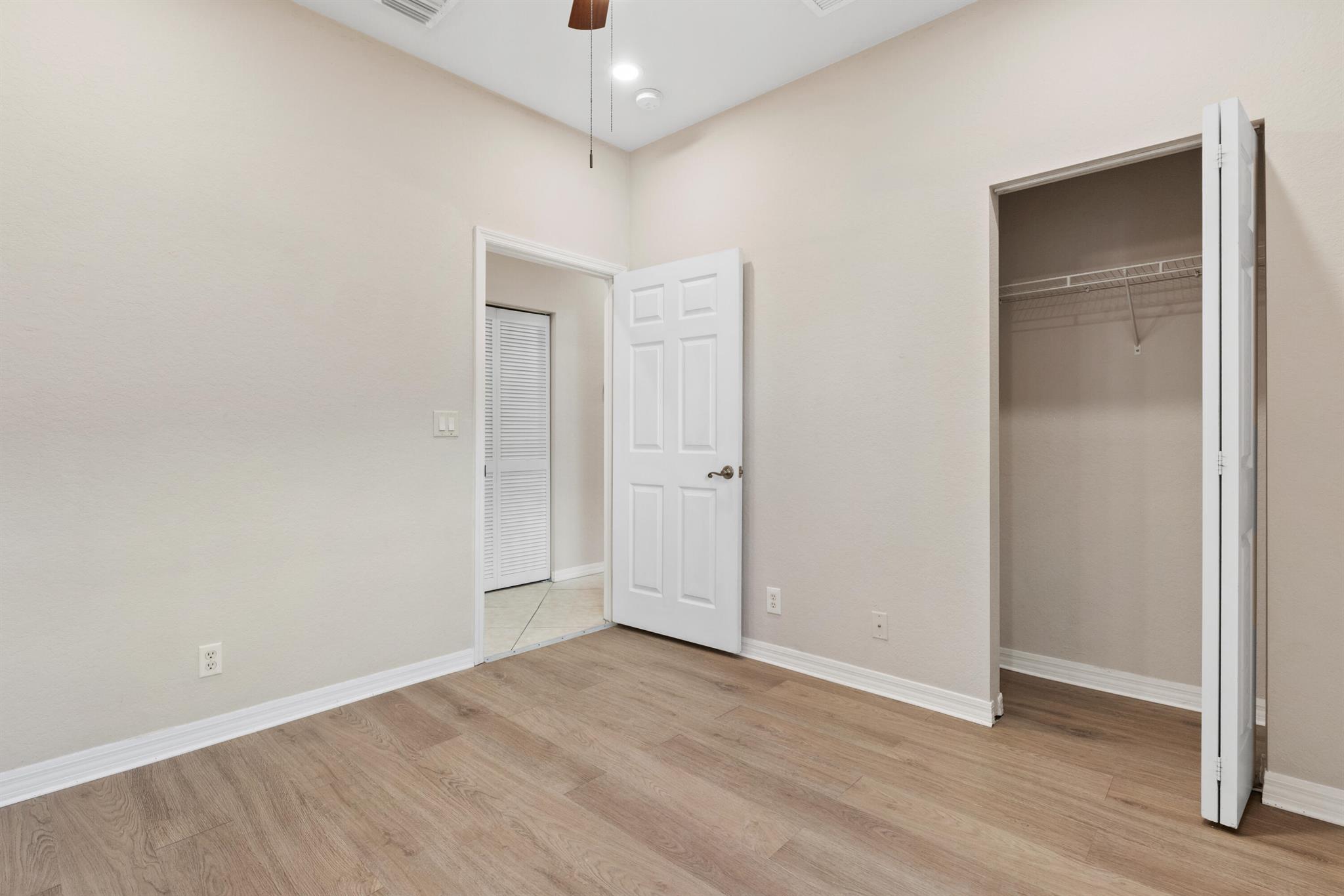 MAGNOLIA BAY CONDOMIMIUM - Residential