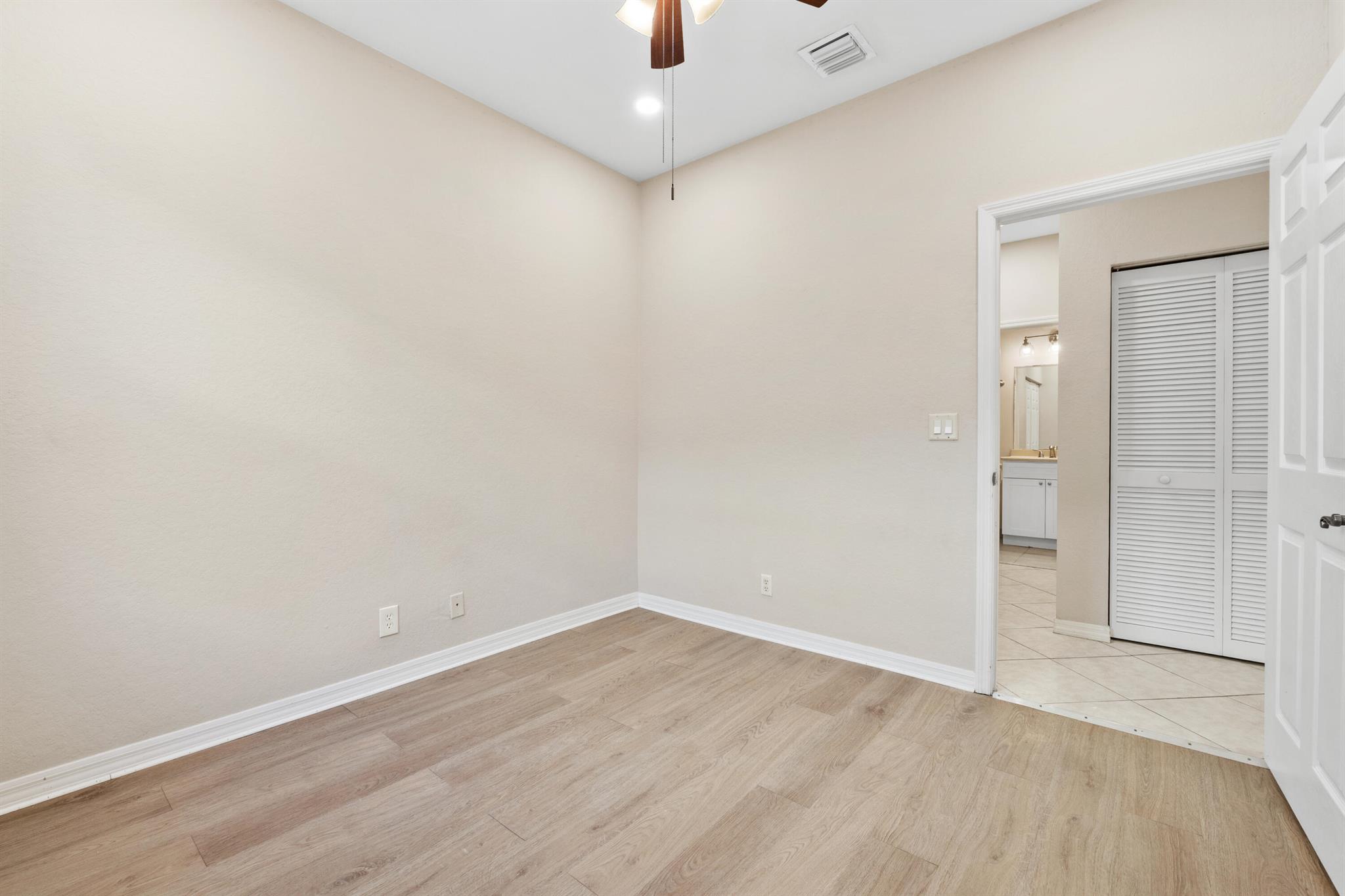 MAGNOLIA BAY CONDOMIMIUM - Residential