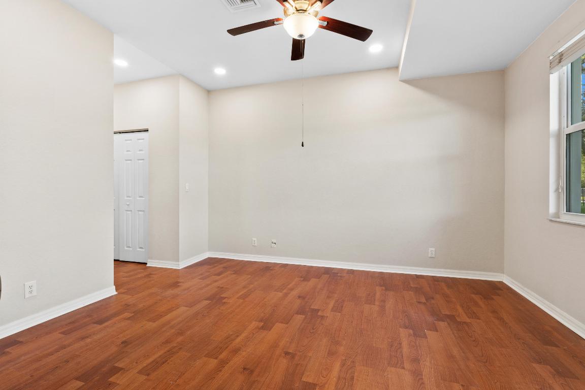 MAGNOLIA BAY CONDOMIMIUM - Residential