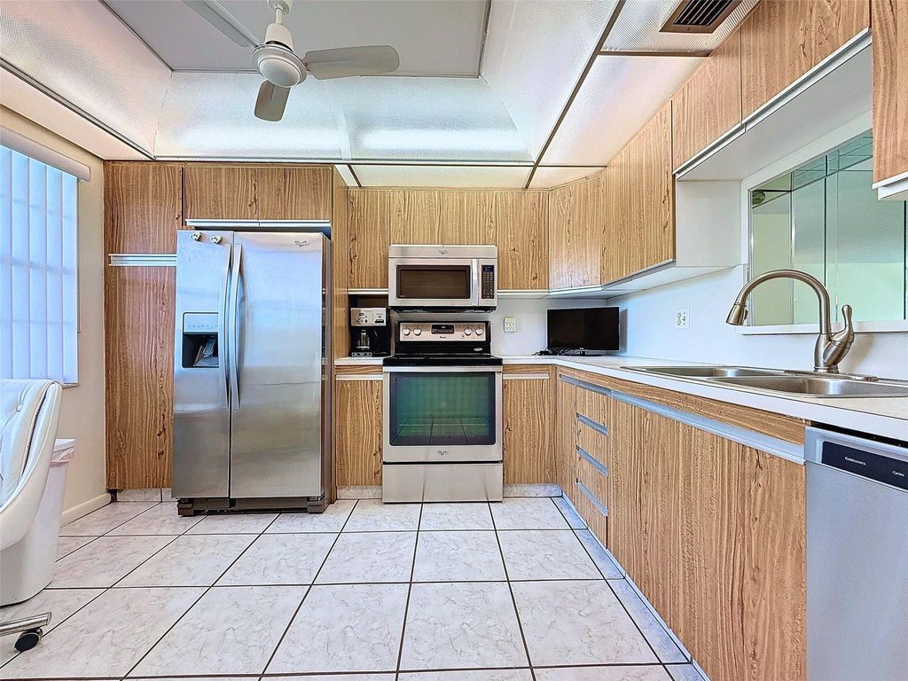 Photo of 3102 Portofino Point #J3, Coconut Creek, FL 33066 (MLS # F10554148)