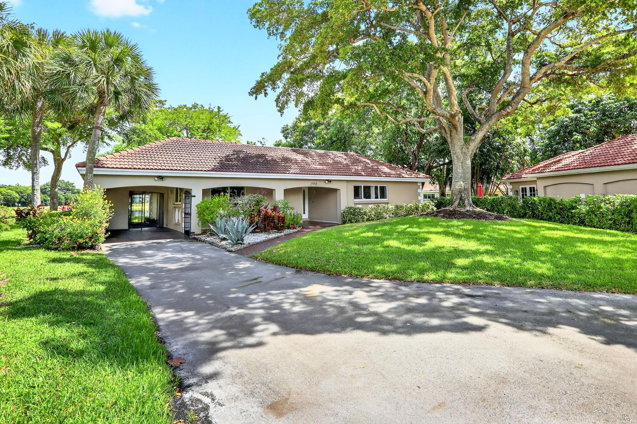 2953 N Palm Aire Dr