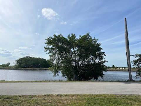 1510 N River Rd Moore Haven FL 33471