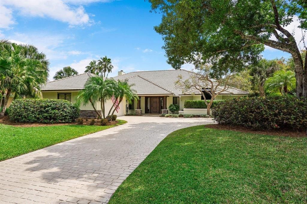 Photo of 187 Thornton Drive, Palm Beach Gardens, FL 33418 (MLS # R10706605)