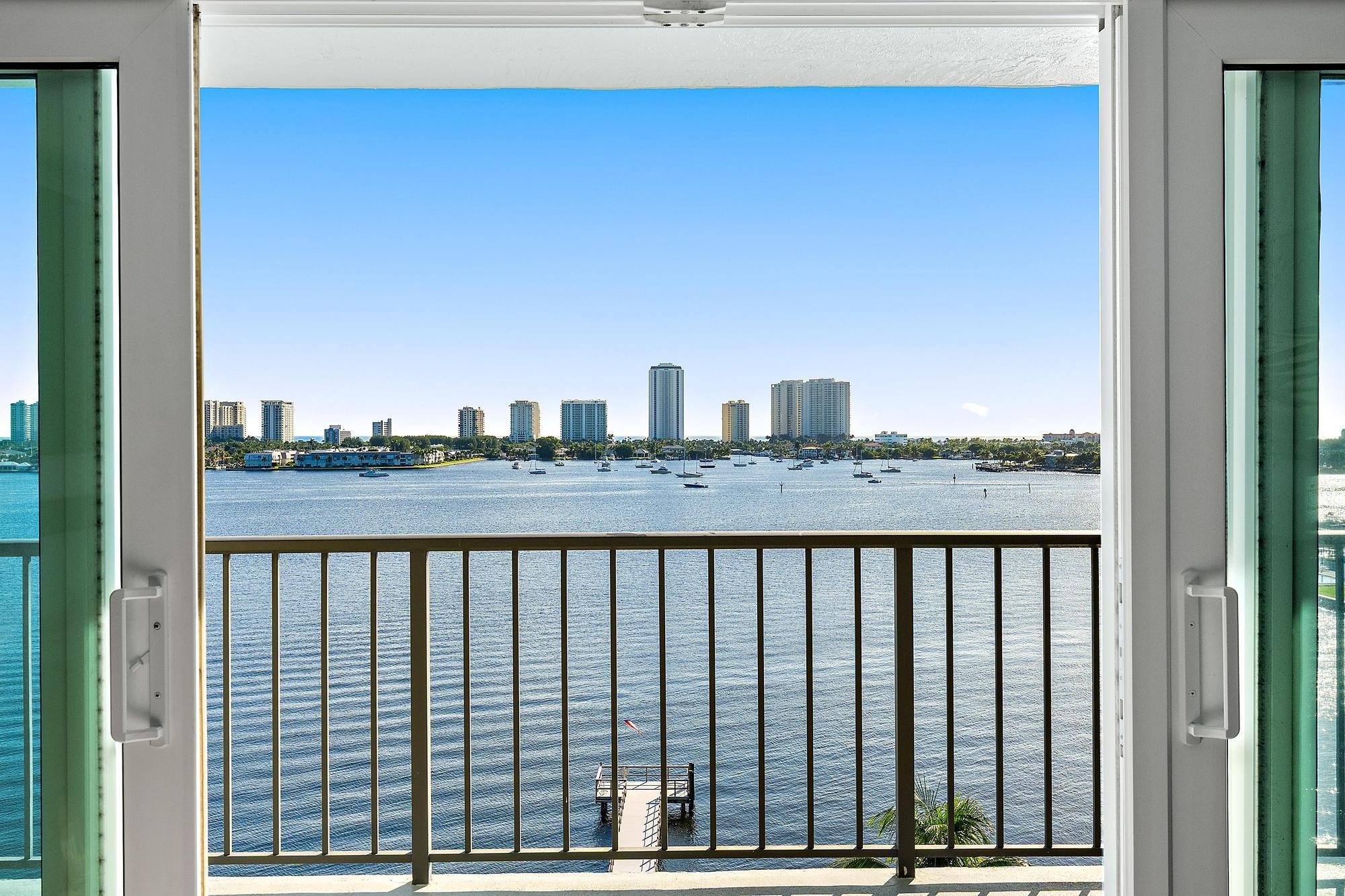 3040 Lake Shore Drive 903
