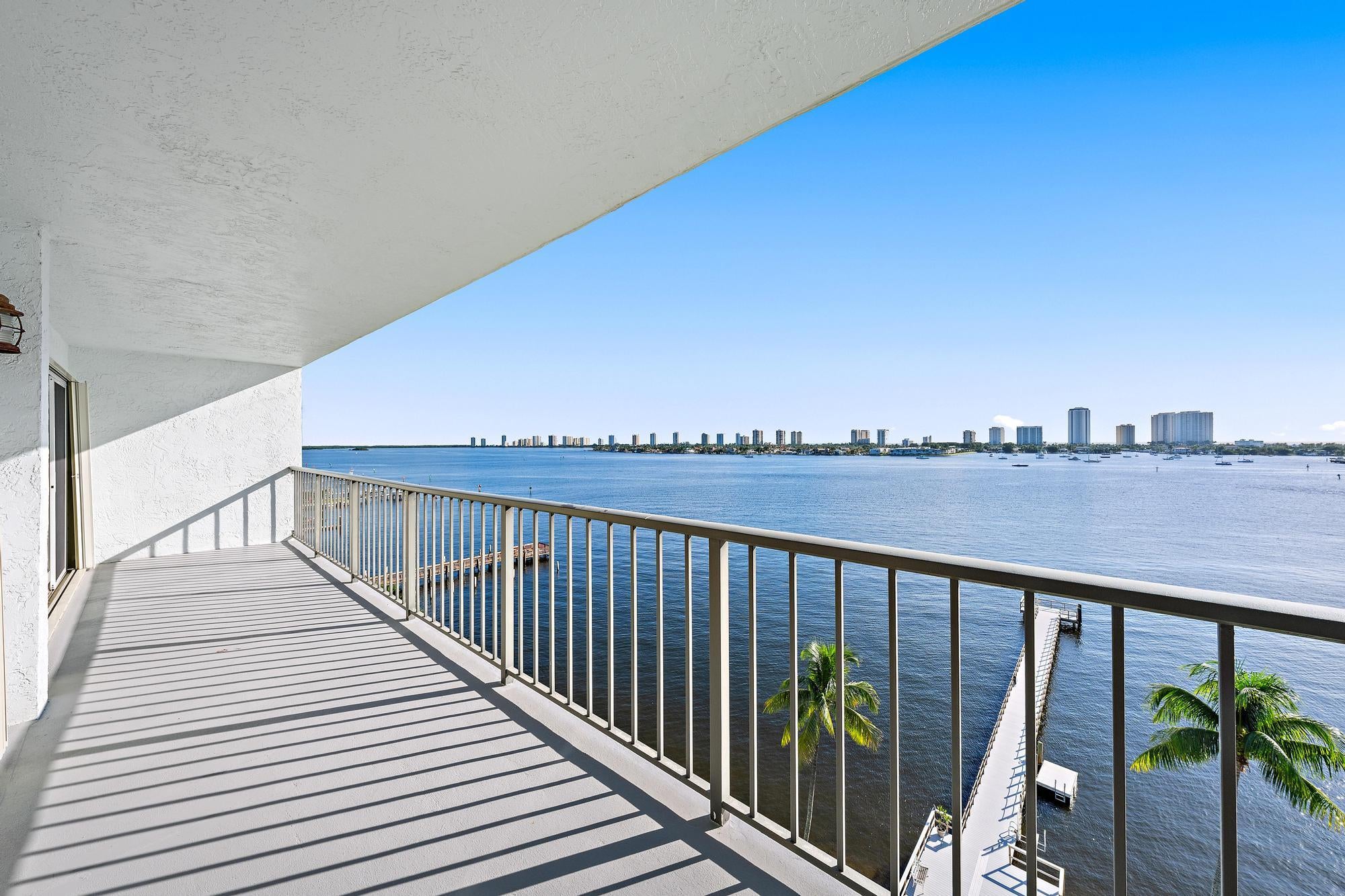 3040 Lake Shore Drive 903