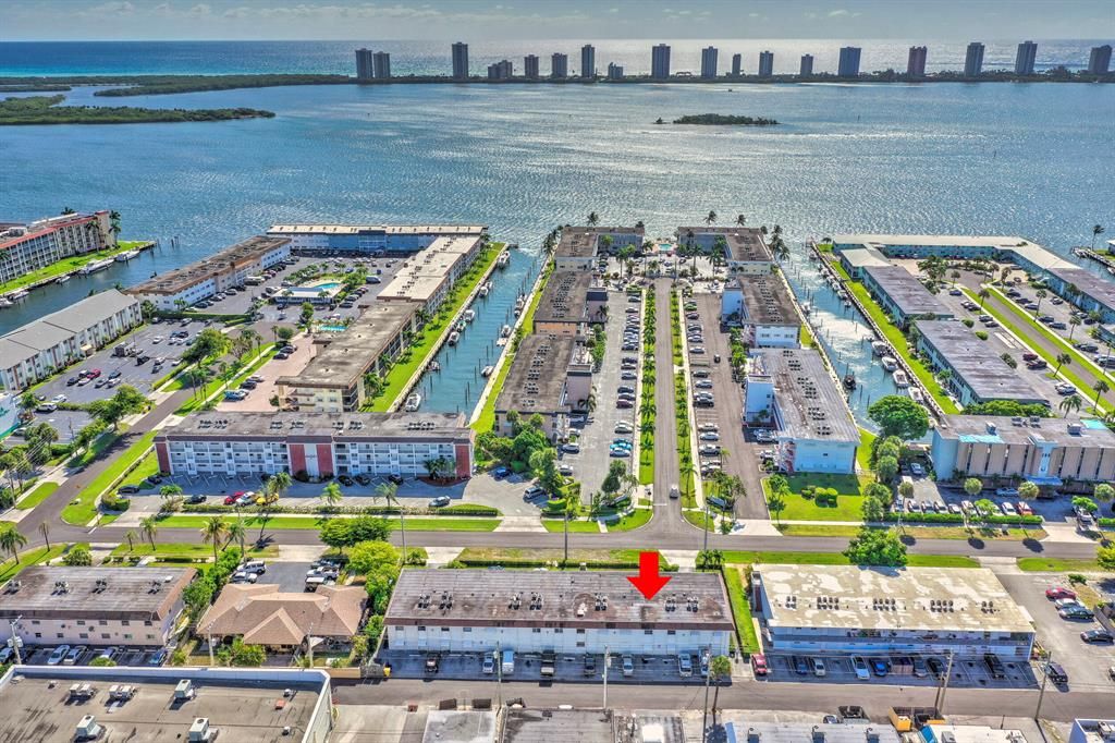 Photo of 227 Castlewood Drive #102, North Palm Beach, FL 33408 (MLS # R10799118)