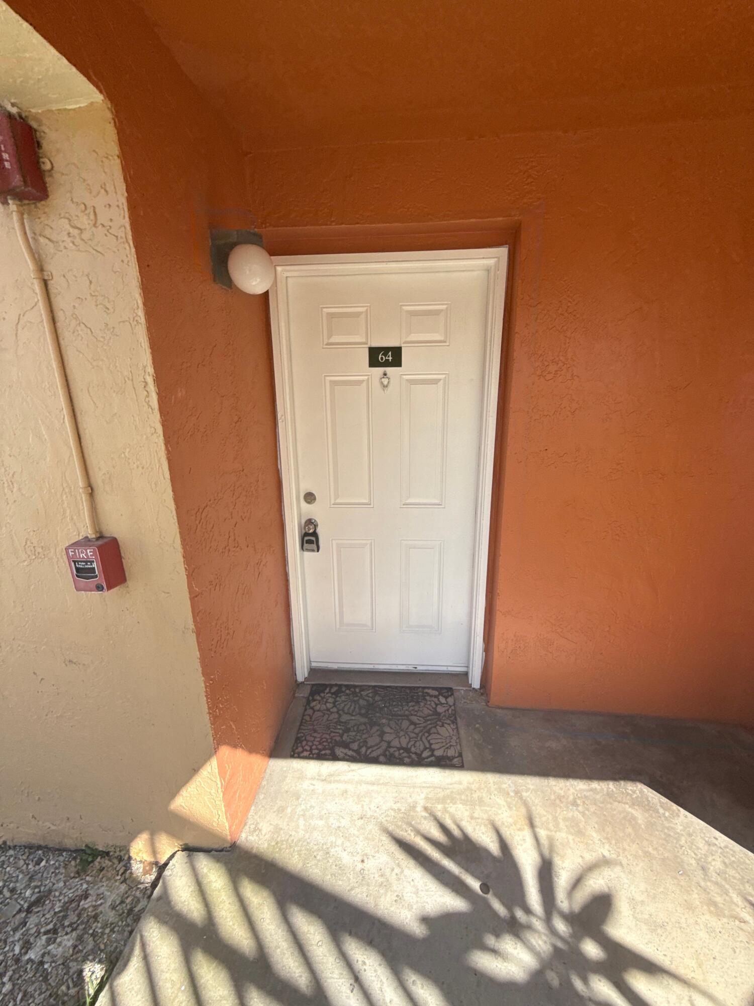 VILLAS AT LAKEVIEW CONDO - Residential Lease