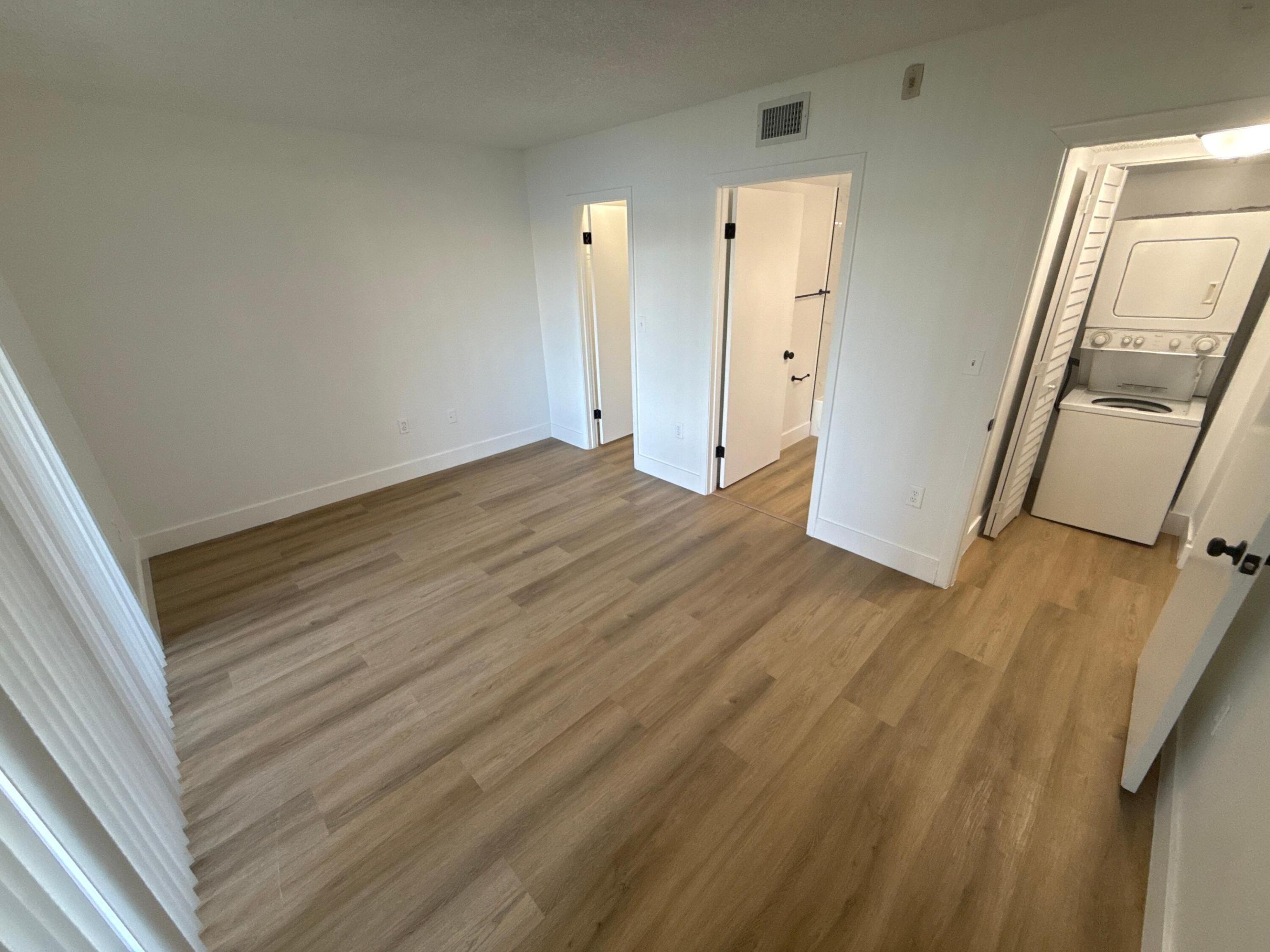 VILLAS AT LAKEVIEW CONDO - Residential Lease