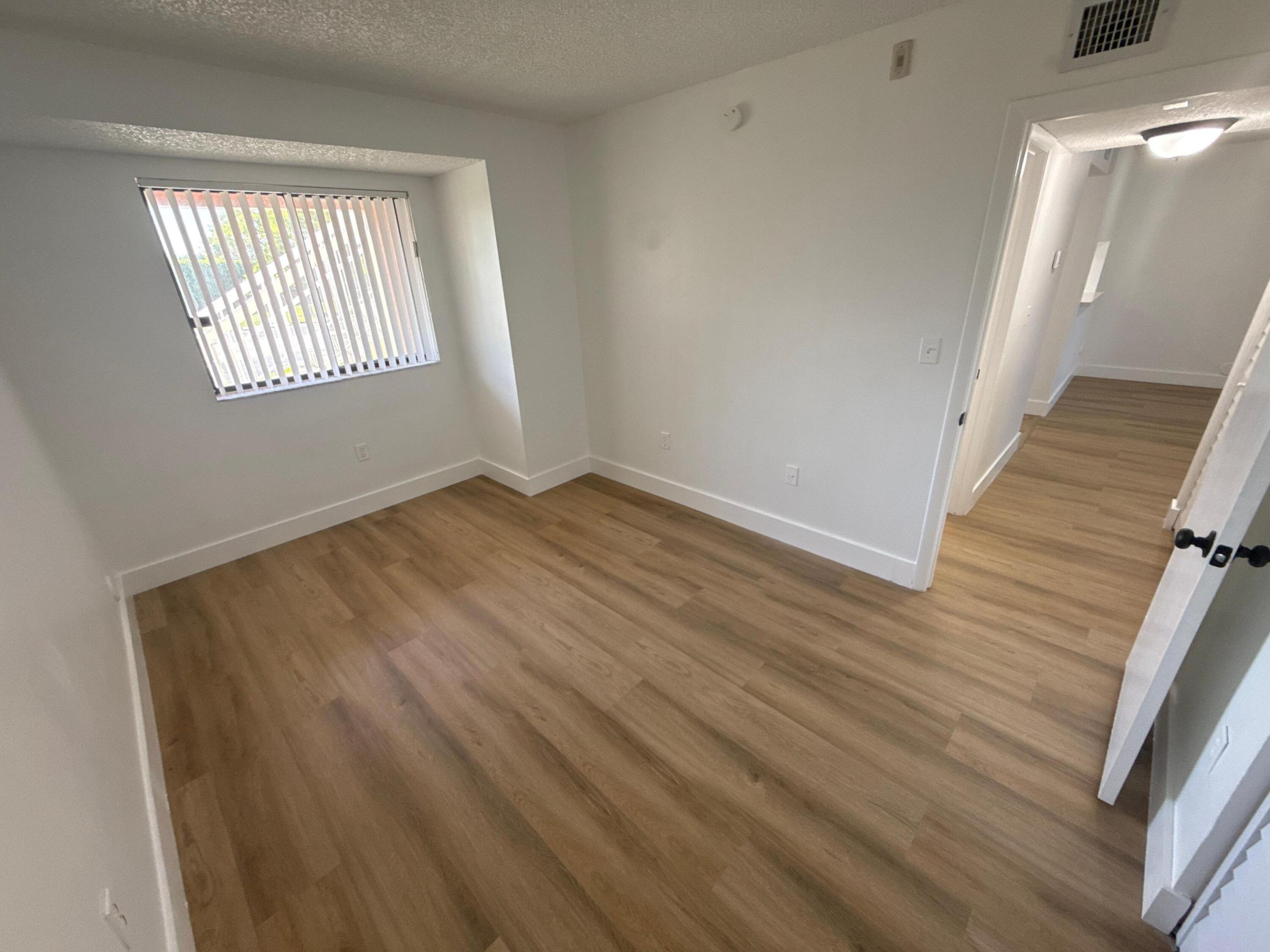 VILLAS AT LAKEVIEW CONDO - Residential Lease