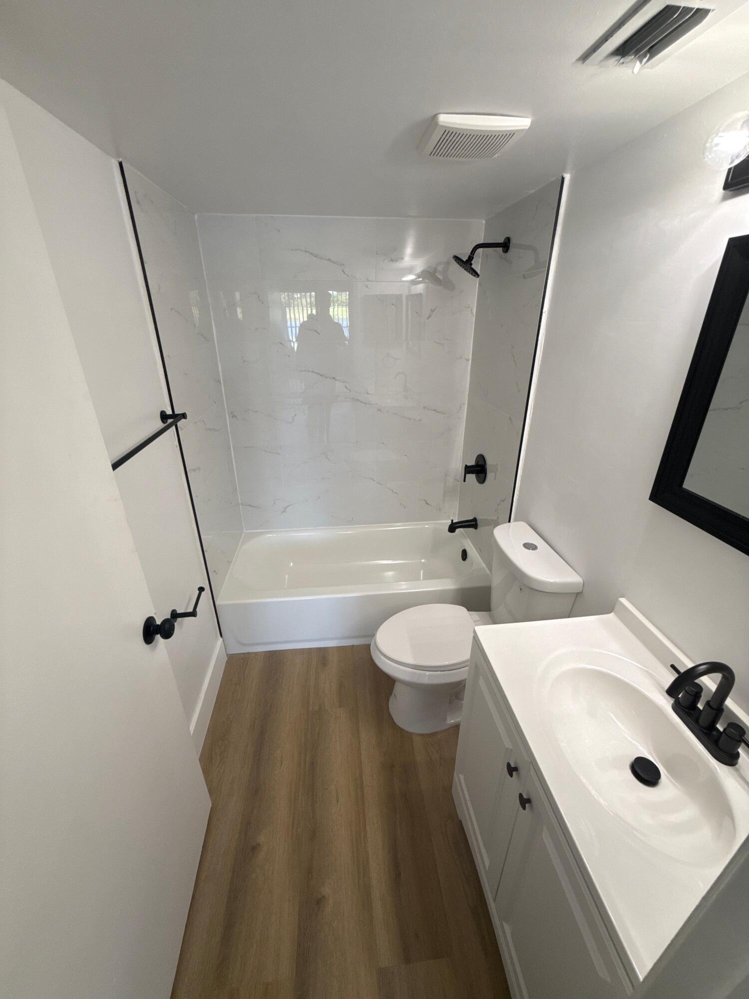 VILLAS AT LAKEVIEW CONDO - Residential Lease