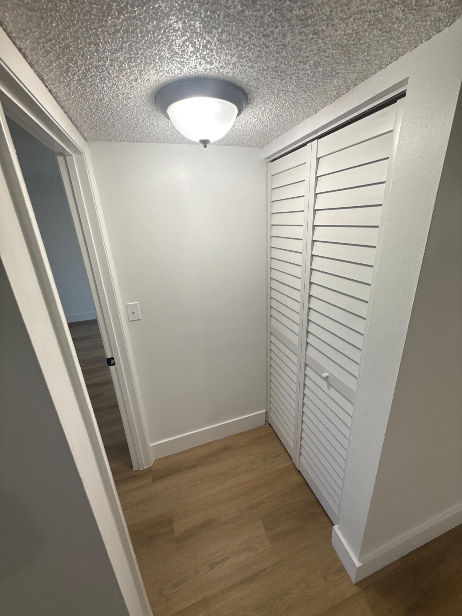 VILLAS AT LAKEVIEW CONDO - Residential Lease