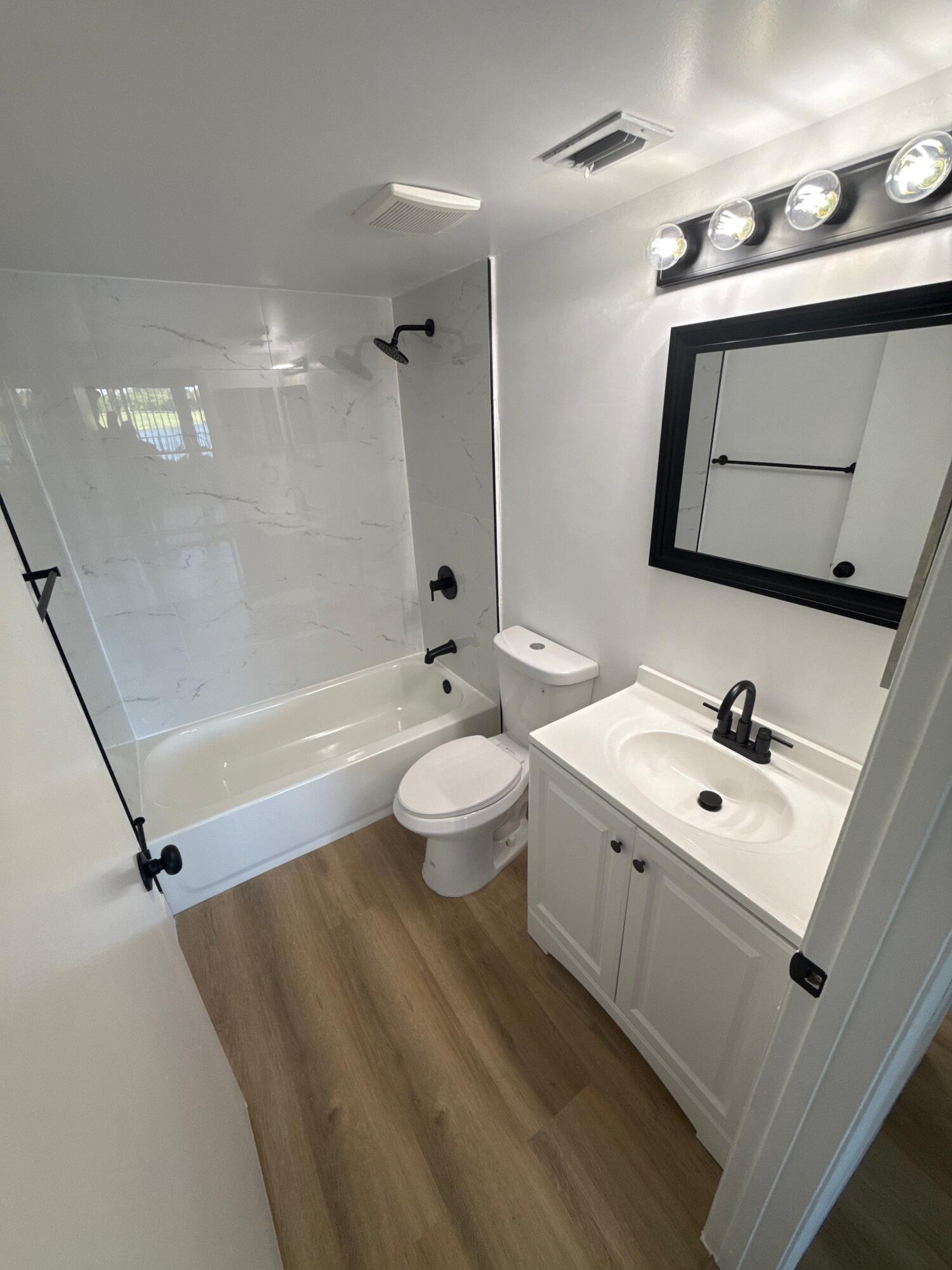 VILLAS AT LAKEVIEW CONDO - Residential Lease