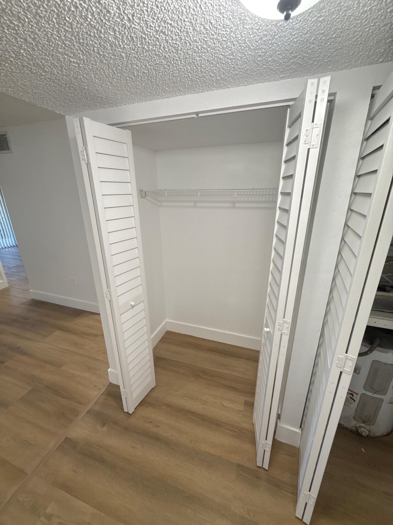 VILLAS AT LAKEVIEW CONDO - Residential Lease