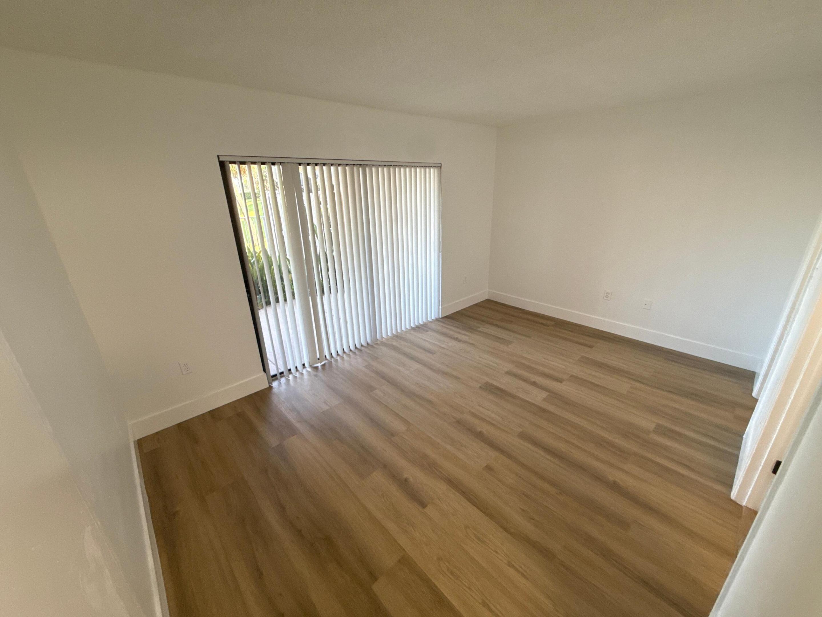 VILLAS AT LAKEVIEW CONDO - Residential Lease