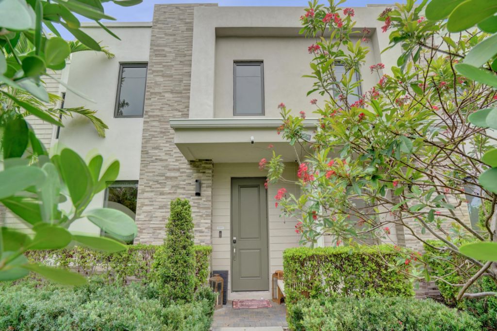 Photo of 435 NW 17th Street, Fort Lauderdale, FL 33311 (MLS # B26004047)