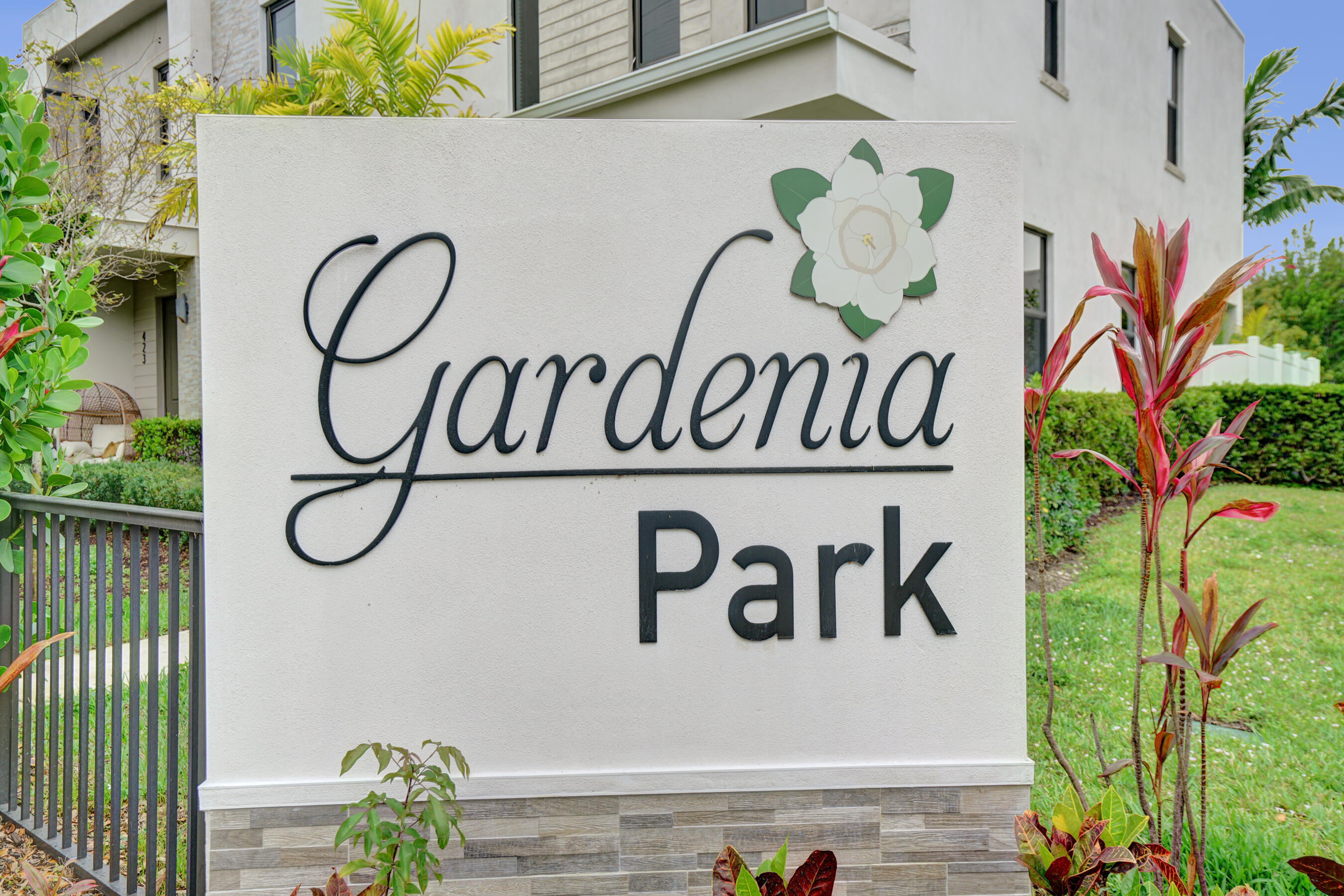 GARDENIA PARK - Residential