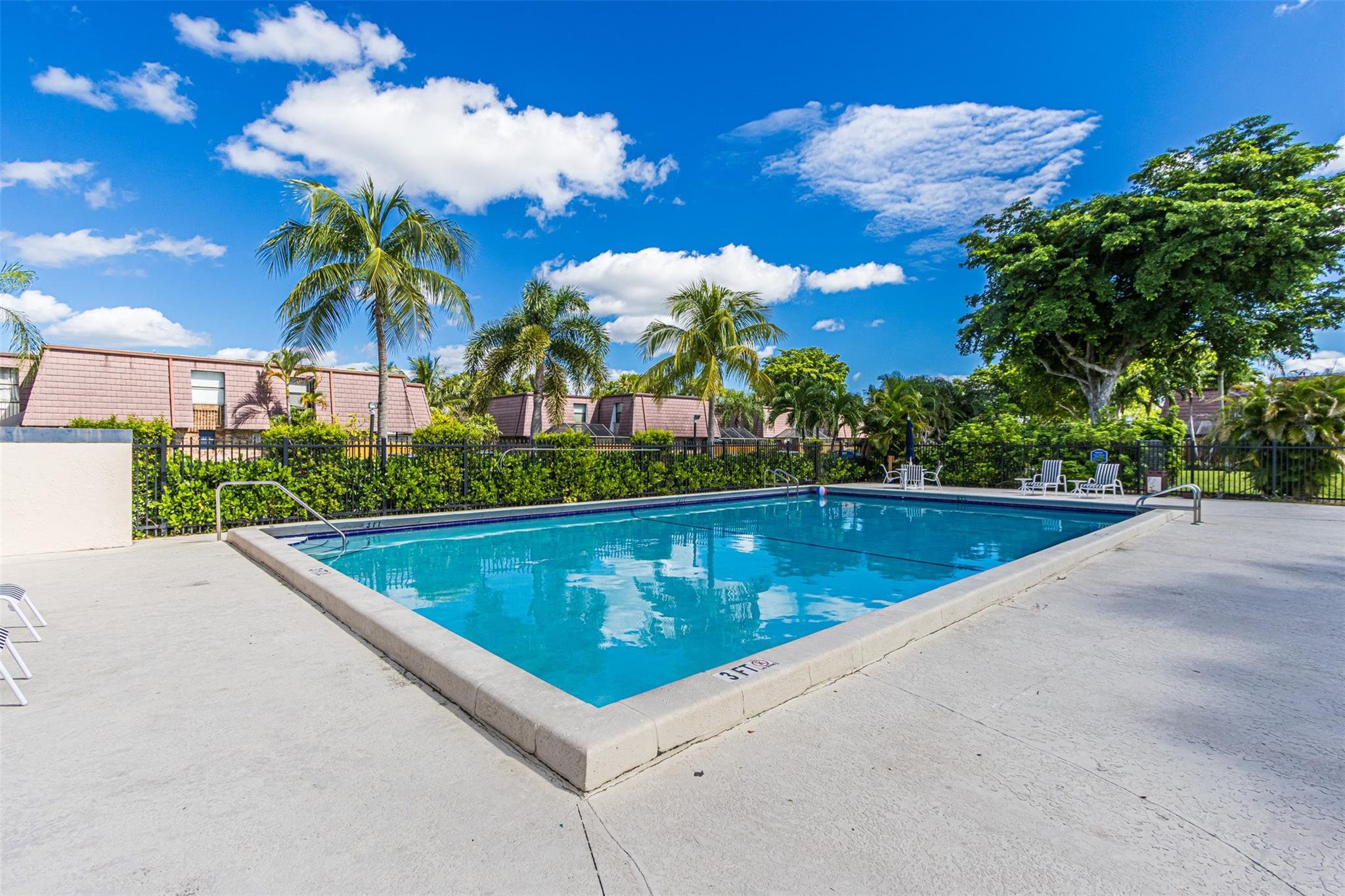 Courtyard Run - Residential