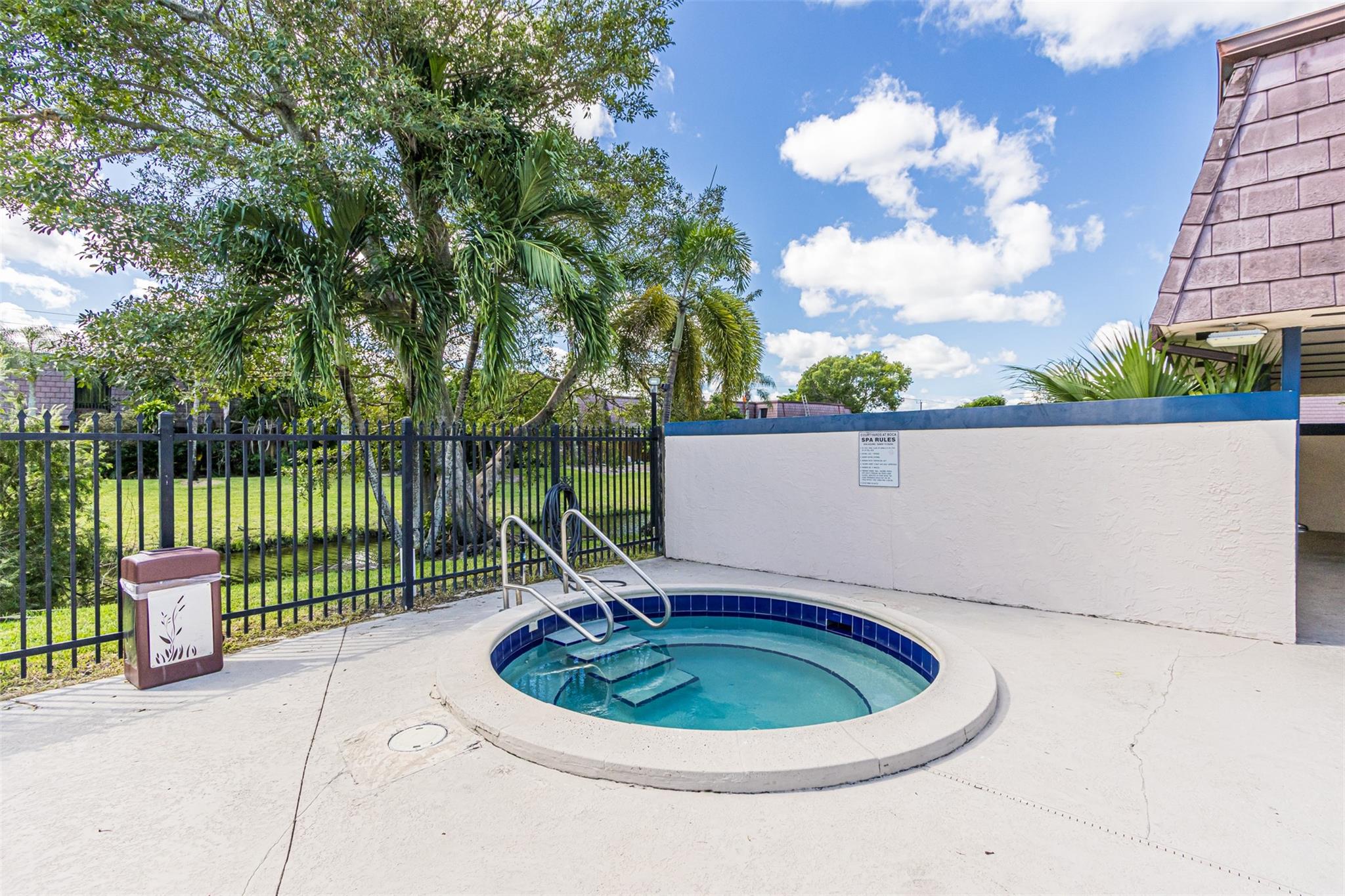 Courtyard Run - Residential