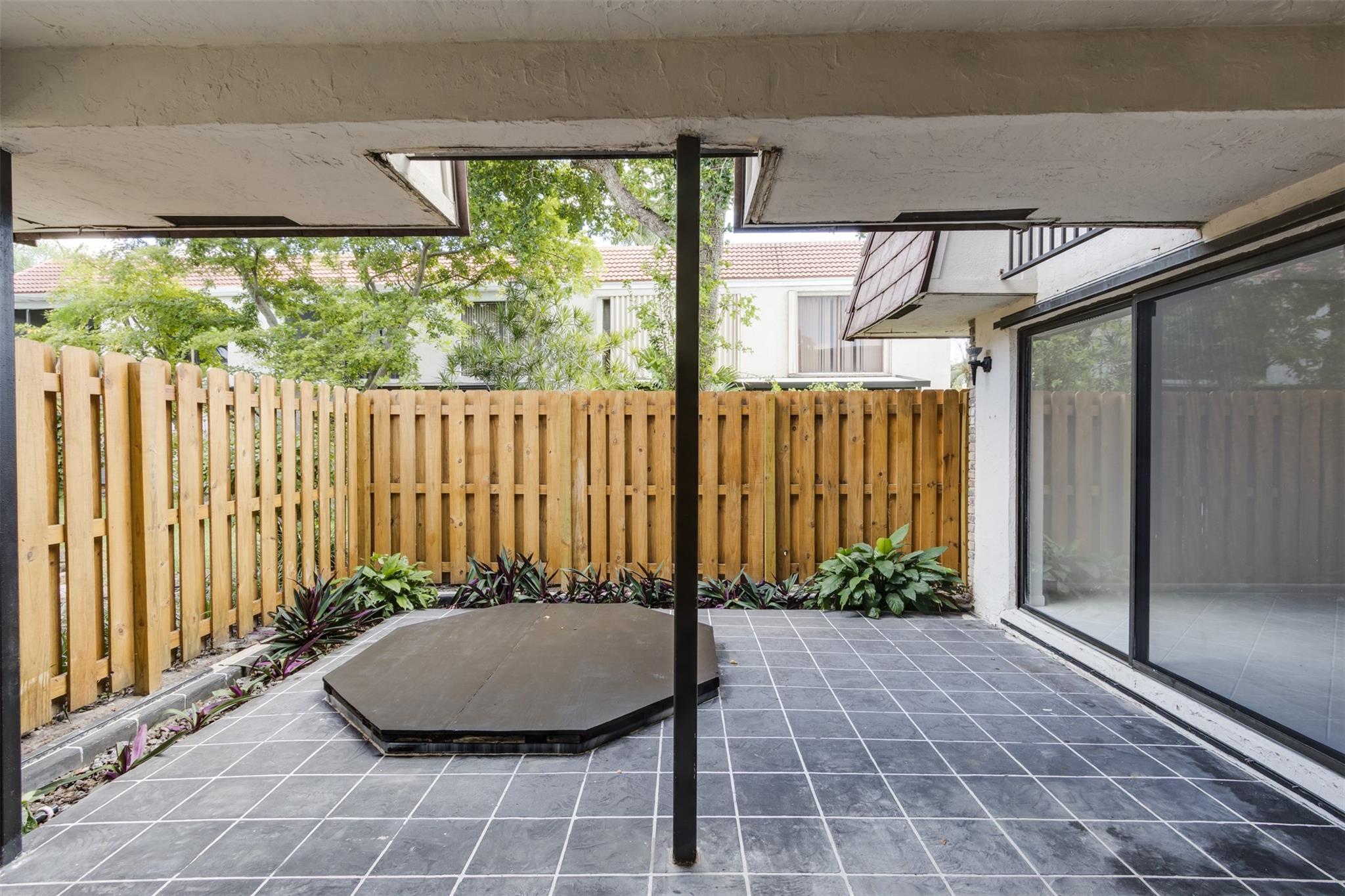 Courtyard Run - Residential