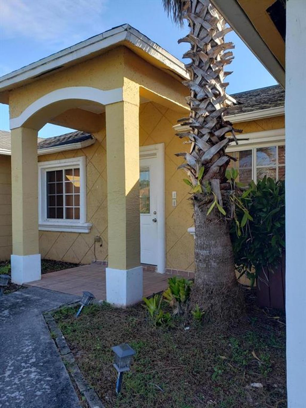 Photo of 435 SW Byron Street, Port Saint Lucie, FL 34983 (MLS # R10770094)