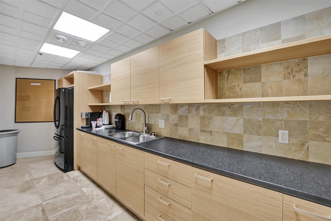 MYSTIC POINTE TOWER 500 C - Residential