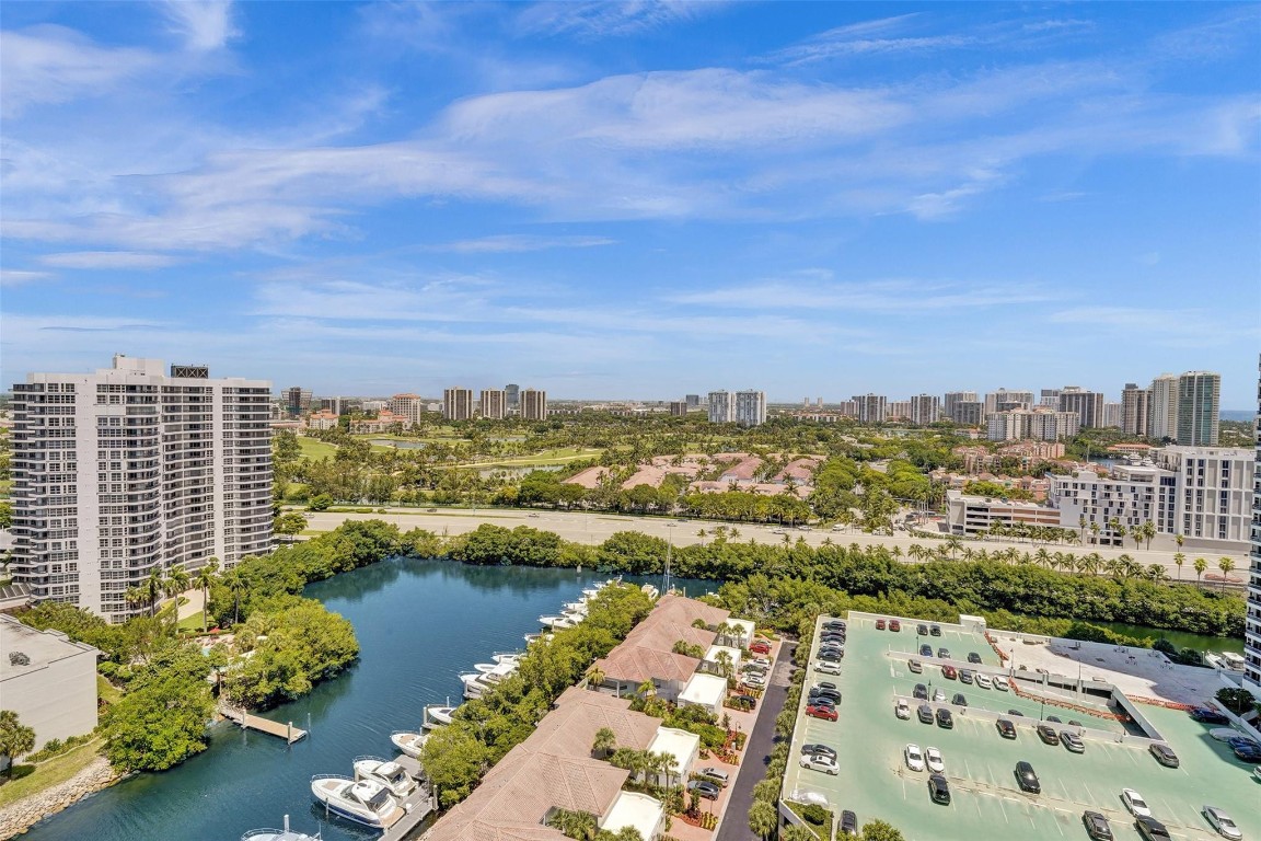 MYSTIC POINTE TOWER 500 C - Residential