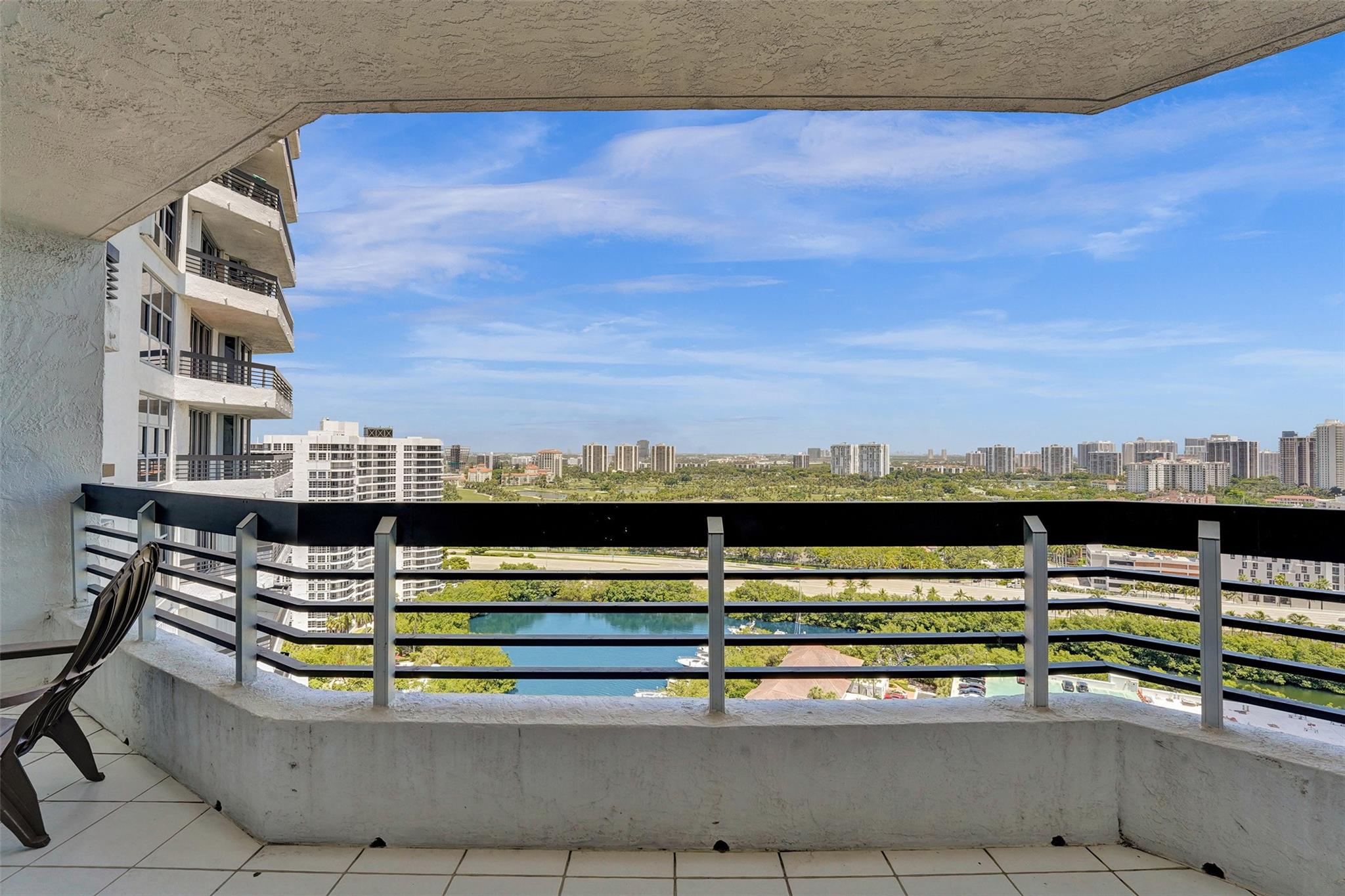 MYSTIC POINTE TOWER 500 C - Residential