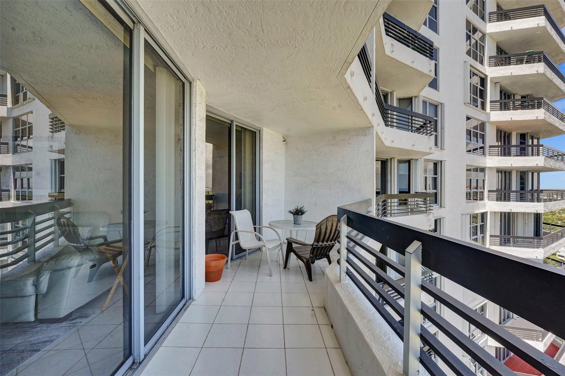 MYSTIC POINTE TOWER 500 C - Residential