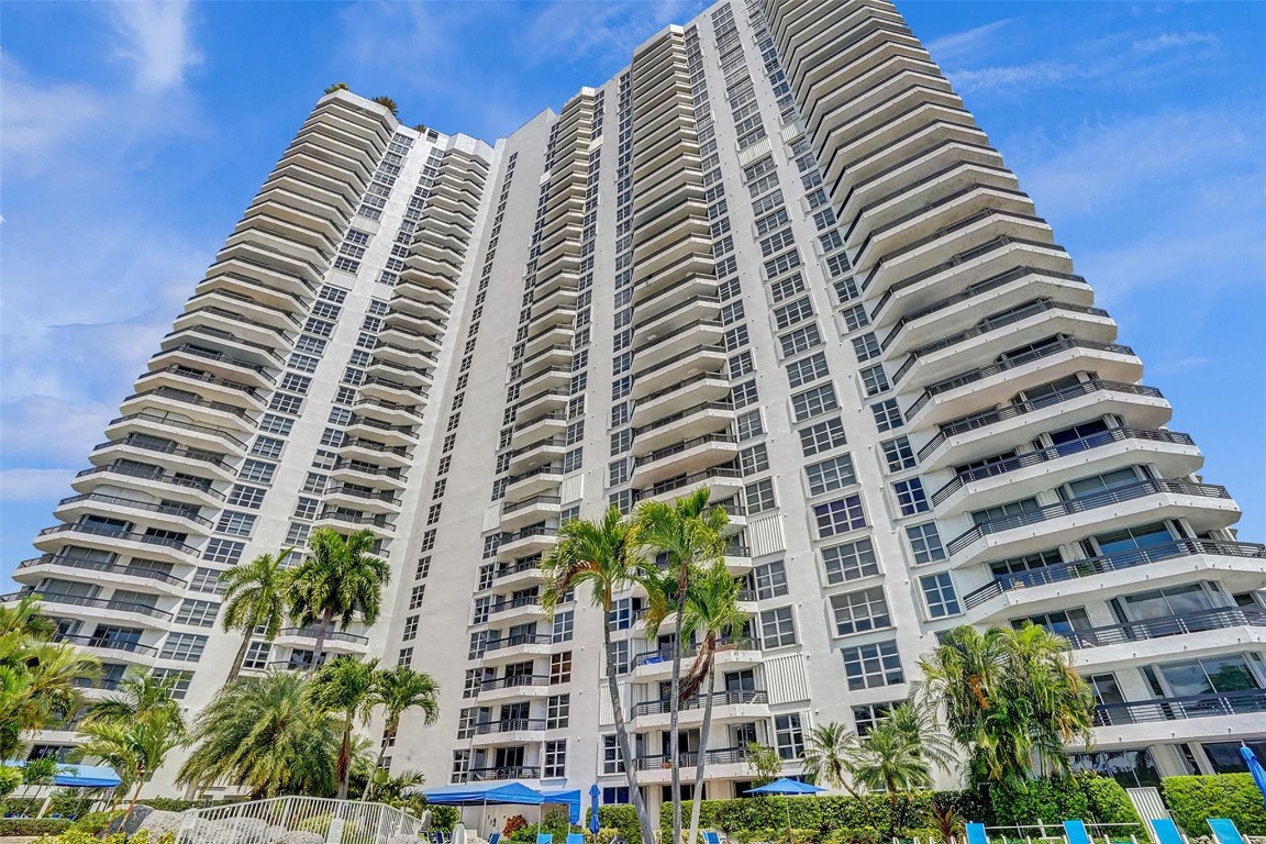 MYSTIC POINTE TOWER 500 C - Residential