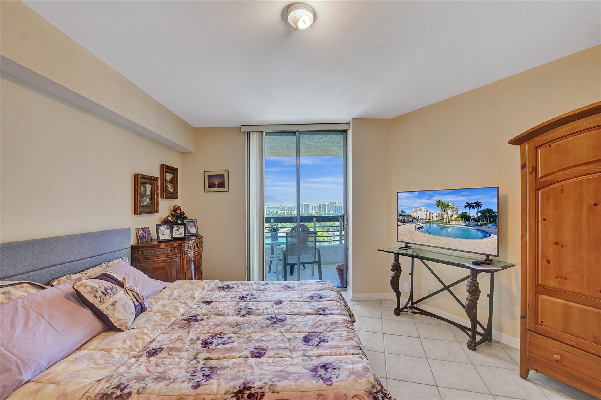 MYSTIC POINTE TOWER 500 C - Residential
