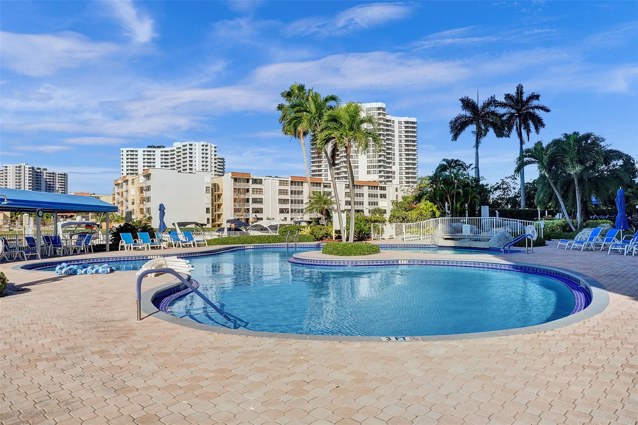 MYSTIC POINTE TOWER 500 C - Residential