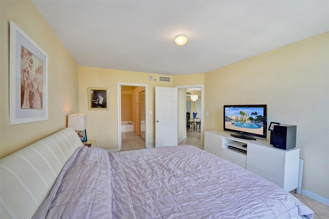 MYSTIC POINTE TOWER 500 C - Residential