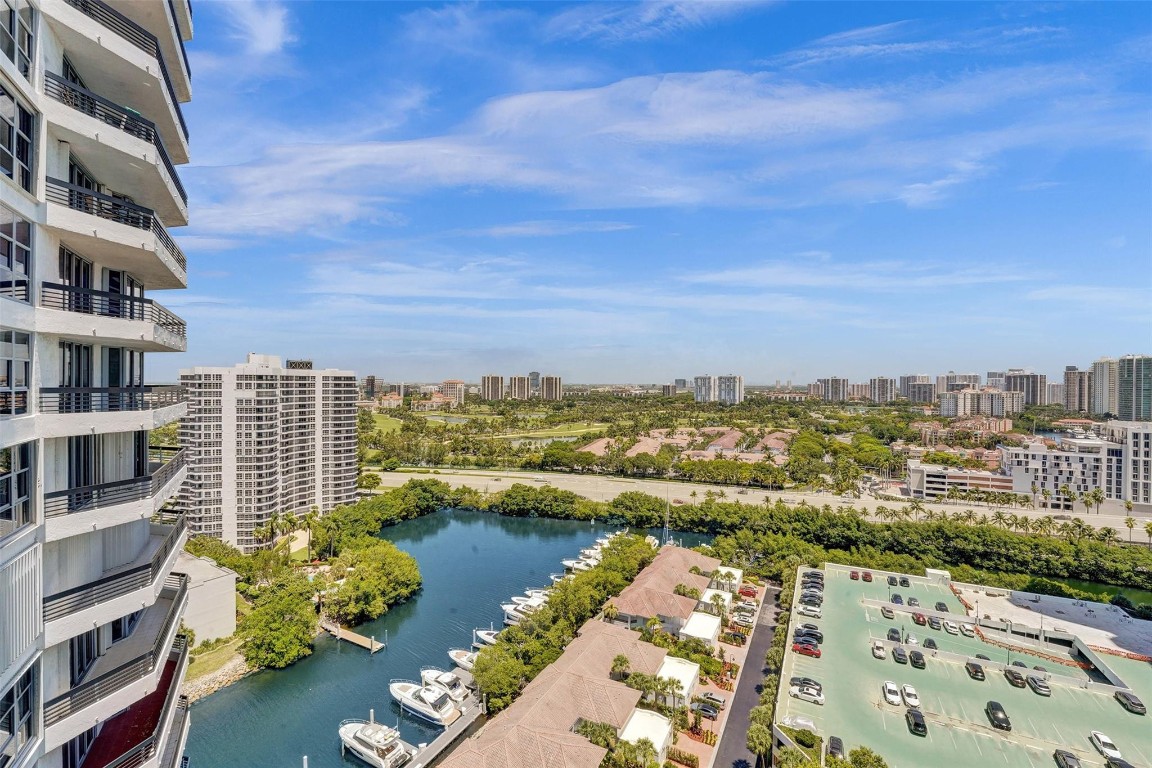 MYSTIC POINTE TOWER 500 C - Residential