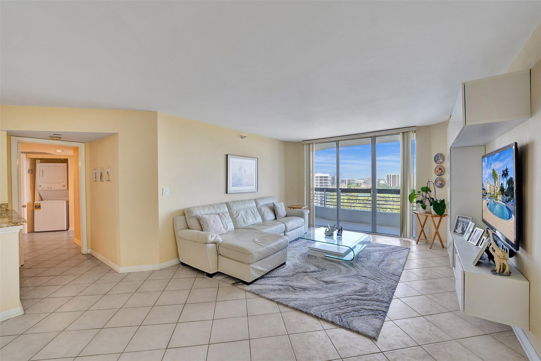 MYSTIC POINTE TOWER 500 C - Residential