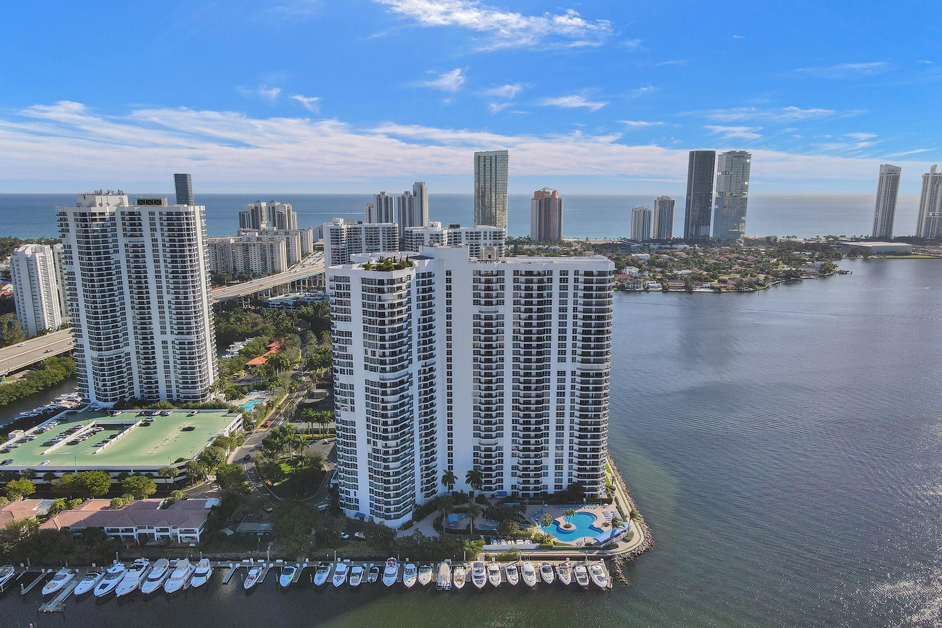 MYSTIC POINTE TOWER 500 C - Residential