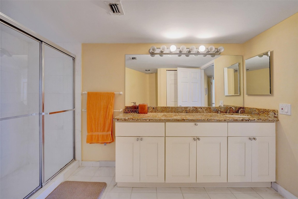 MYSTIC POINTE TOWER 500 C - Residential