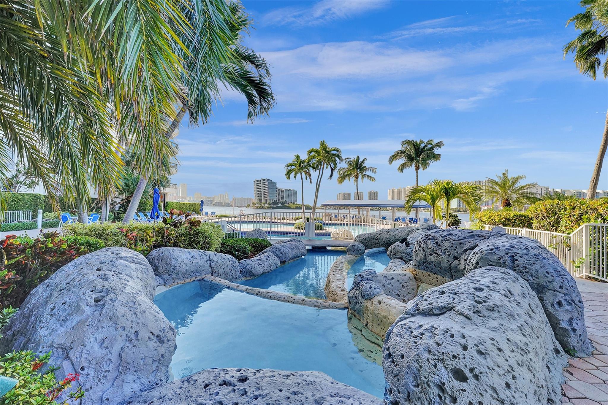 MYSTIC POINTE TOWER 500 C - Residential