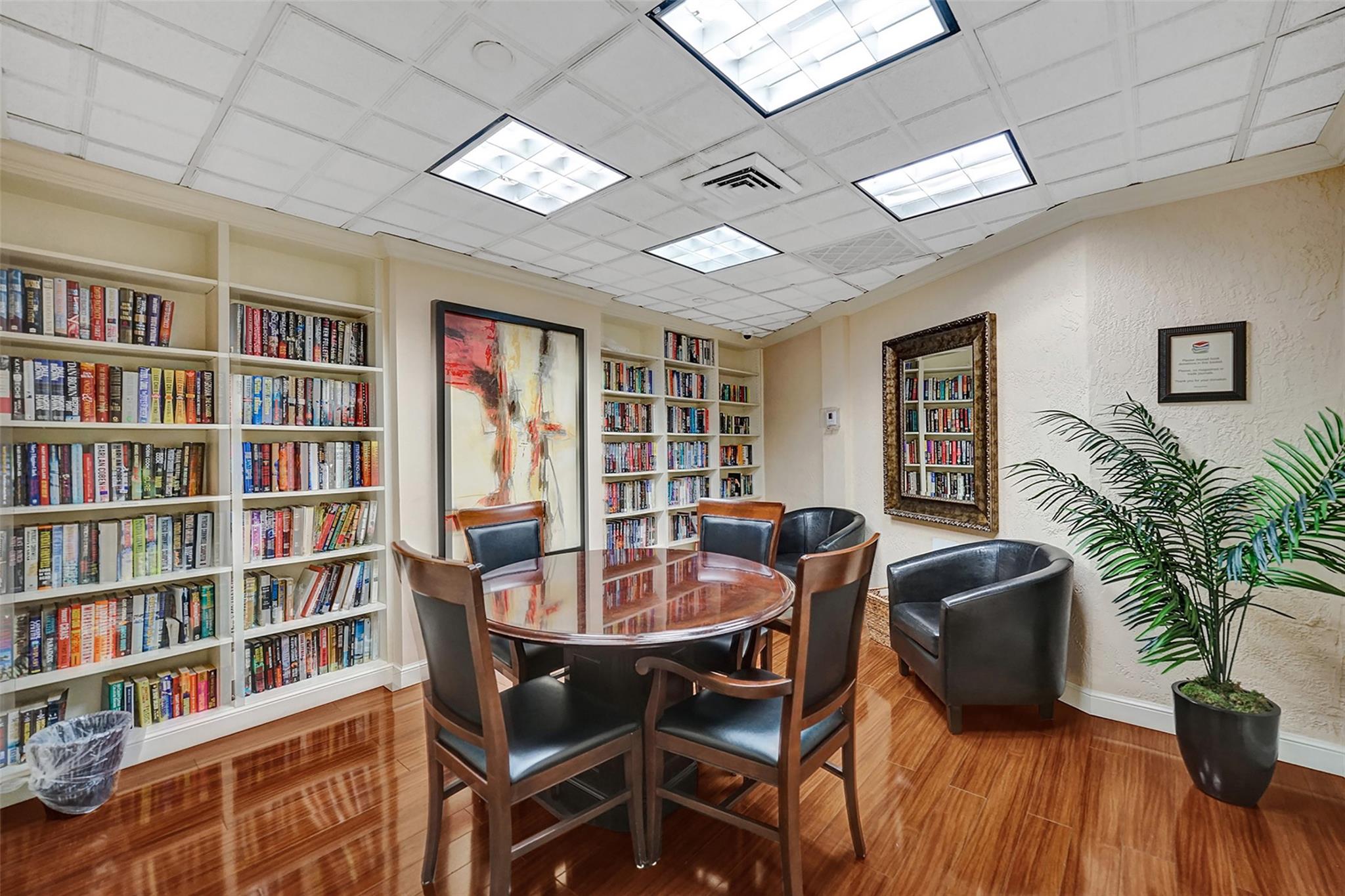 MYSTIC POINTE TOWER 500 C - Residential