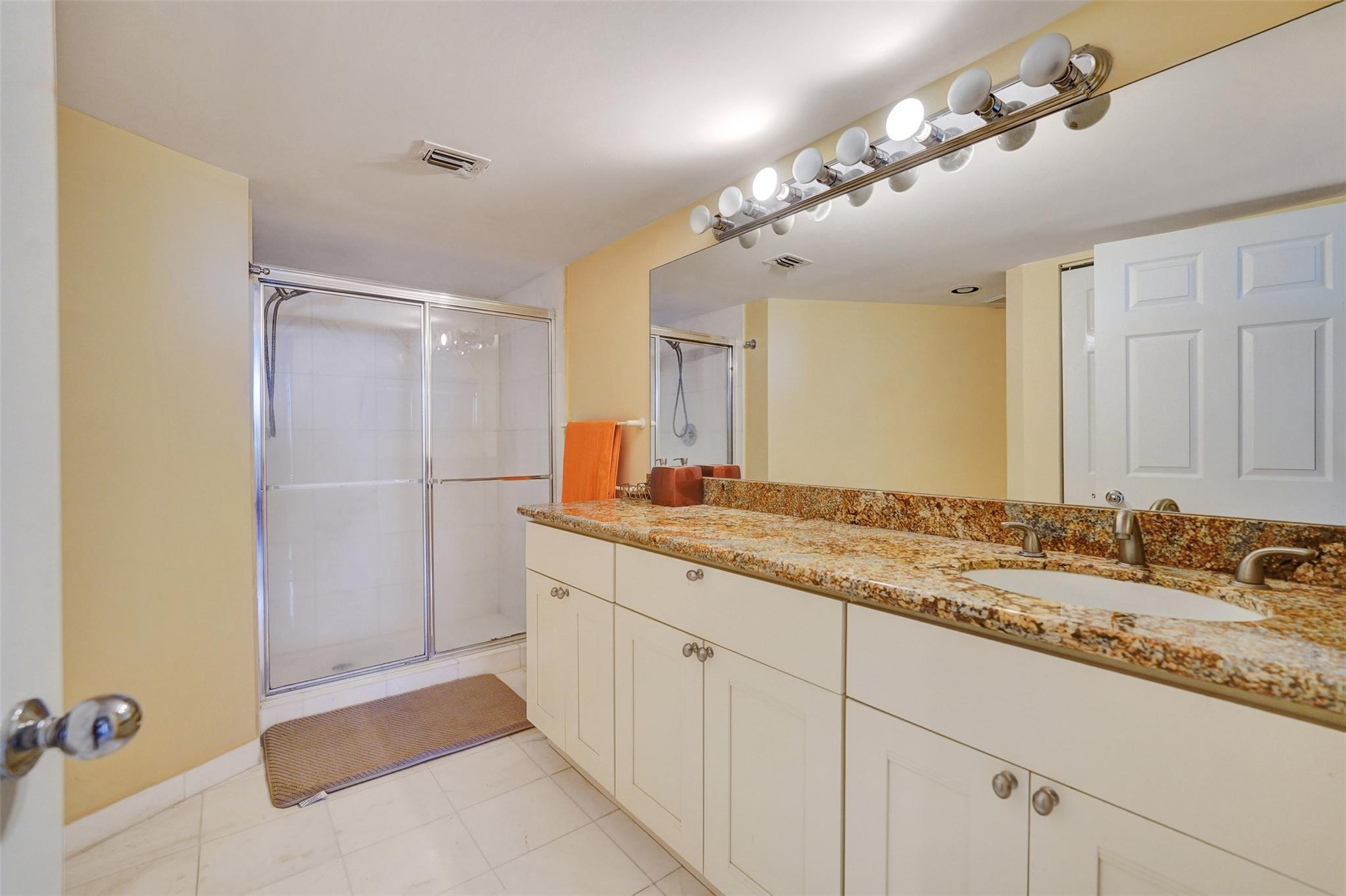 MYSTIC POINTE TOWER 500 C - Residential