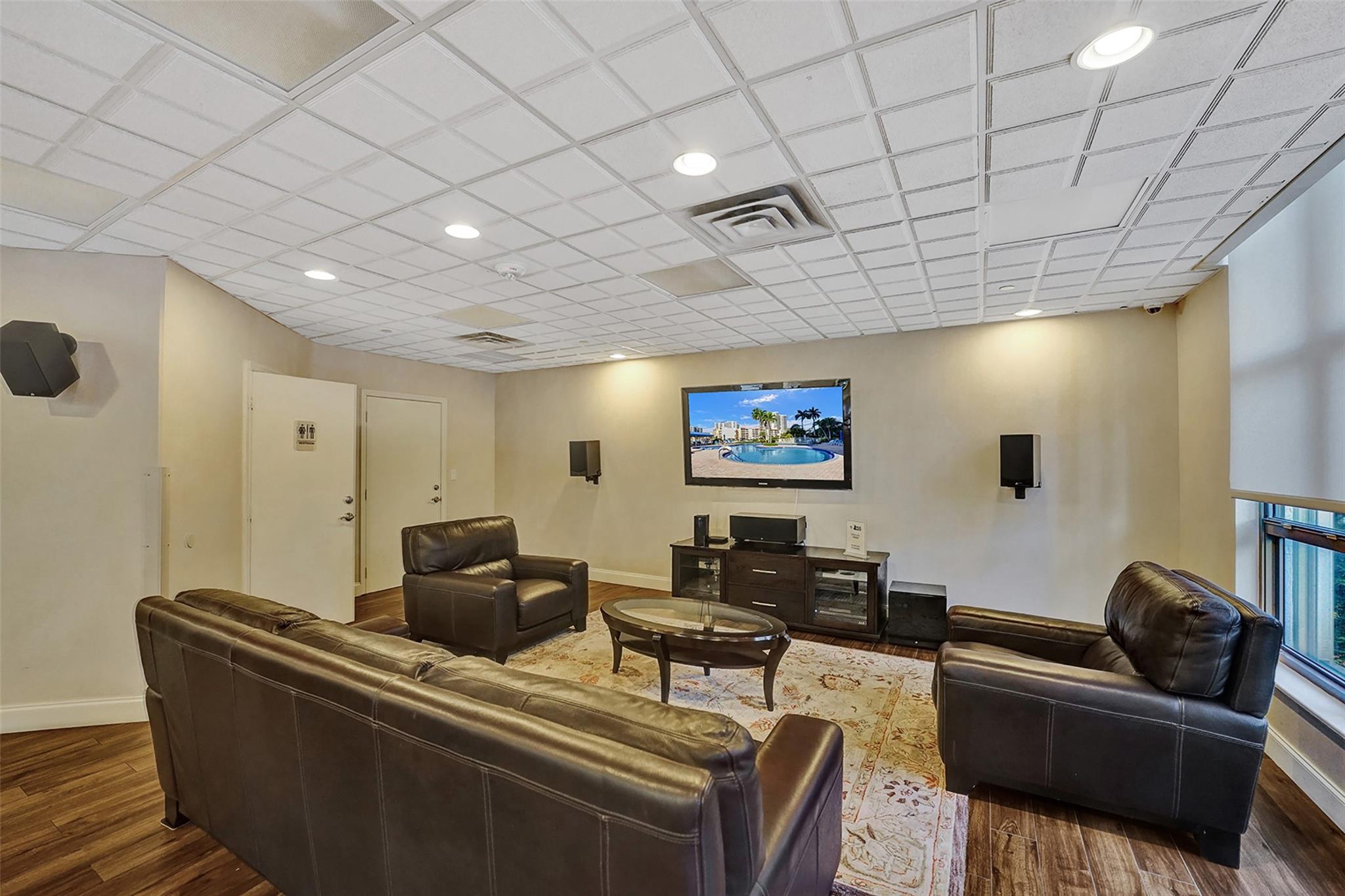 MYSTIC POINTE TOWER 500 C - Residential