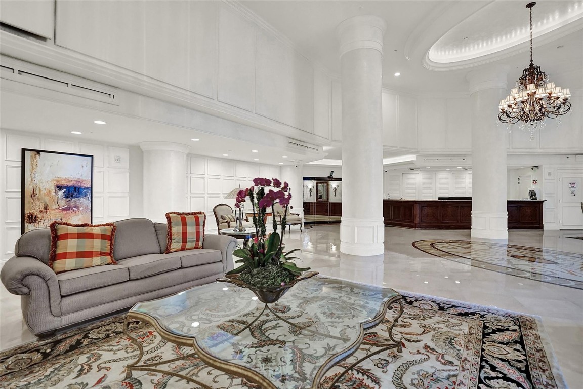 MYSTIC POINTE TOWER 500 C - Residential