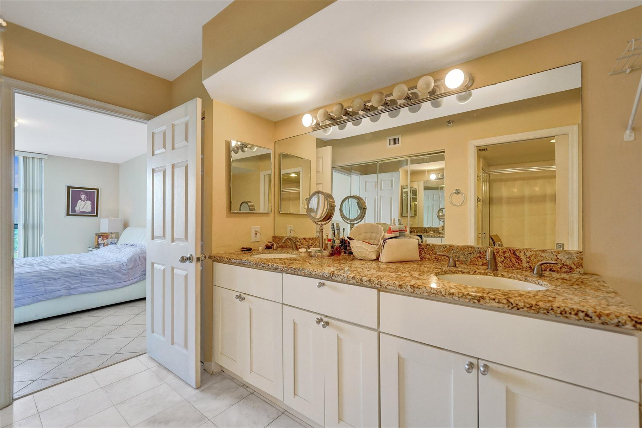 MYSTIC POINTE TOWER 500 C - Residential