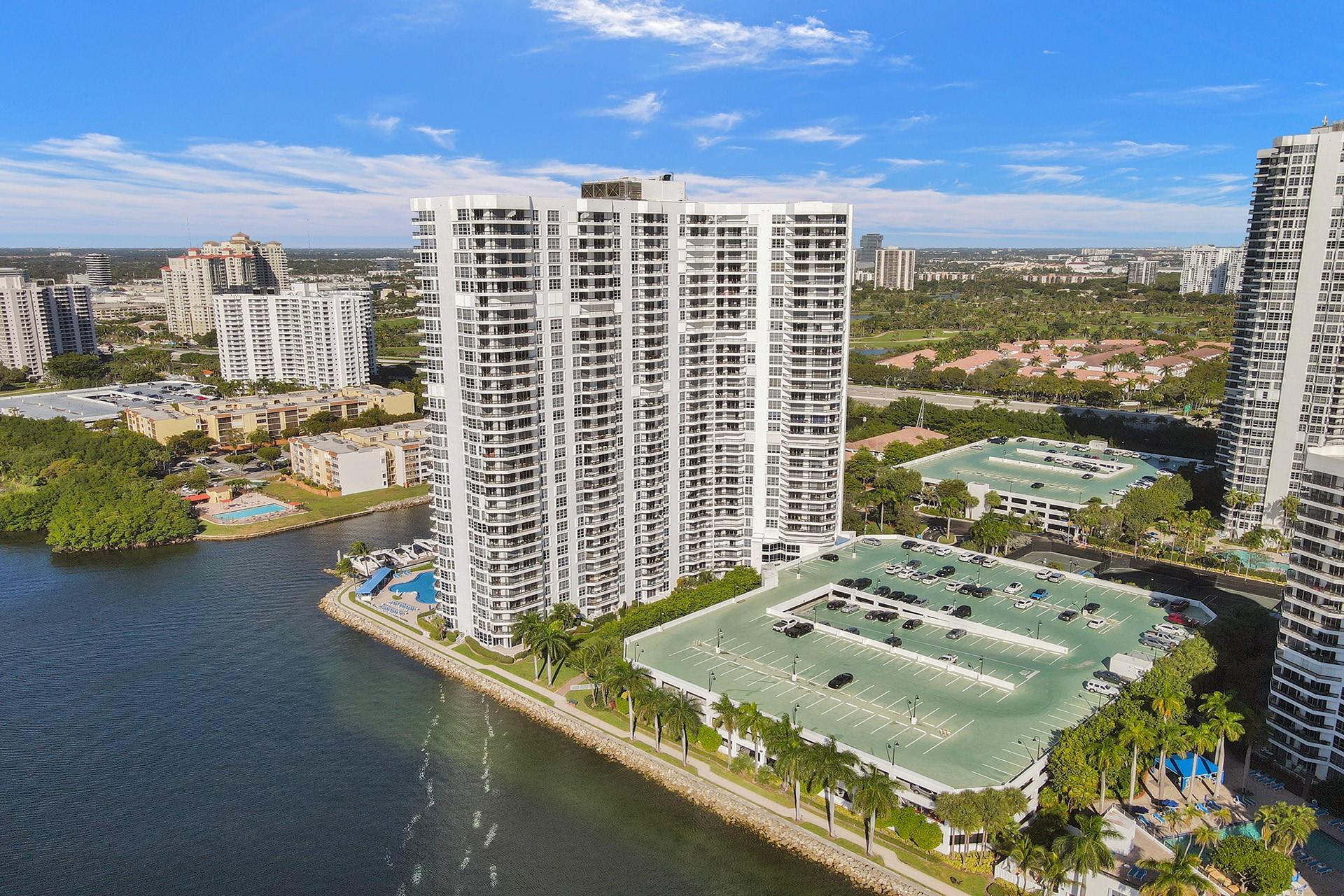 MYSTIC POINTE TOWER 500 C - Residential