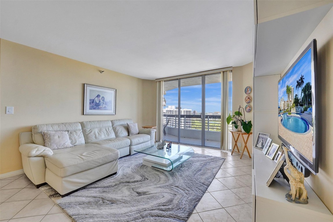 MYSTIC POINTE TOWER 500 C - Residential