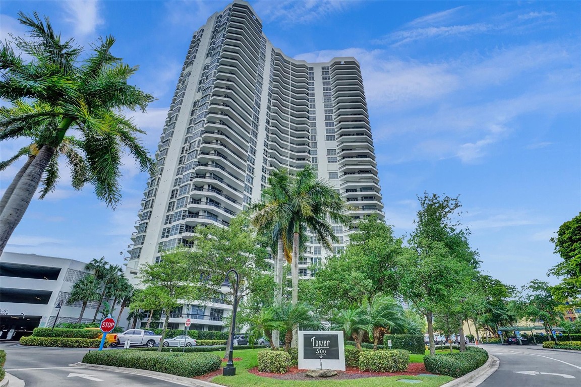 MYSTIC POINTE TOWER 500 C - Residential