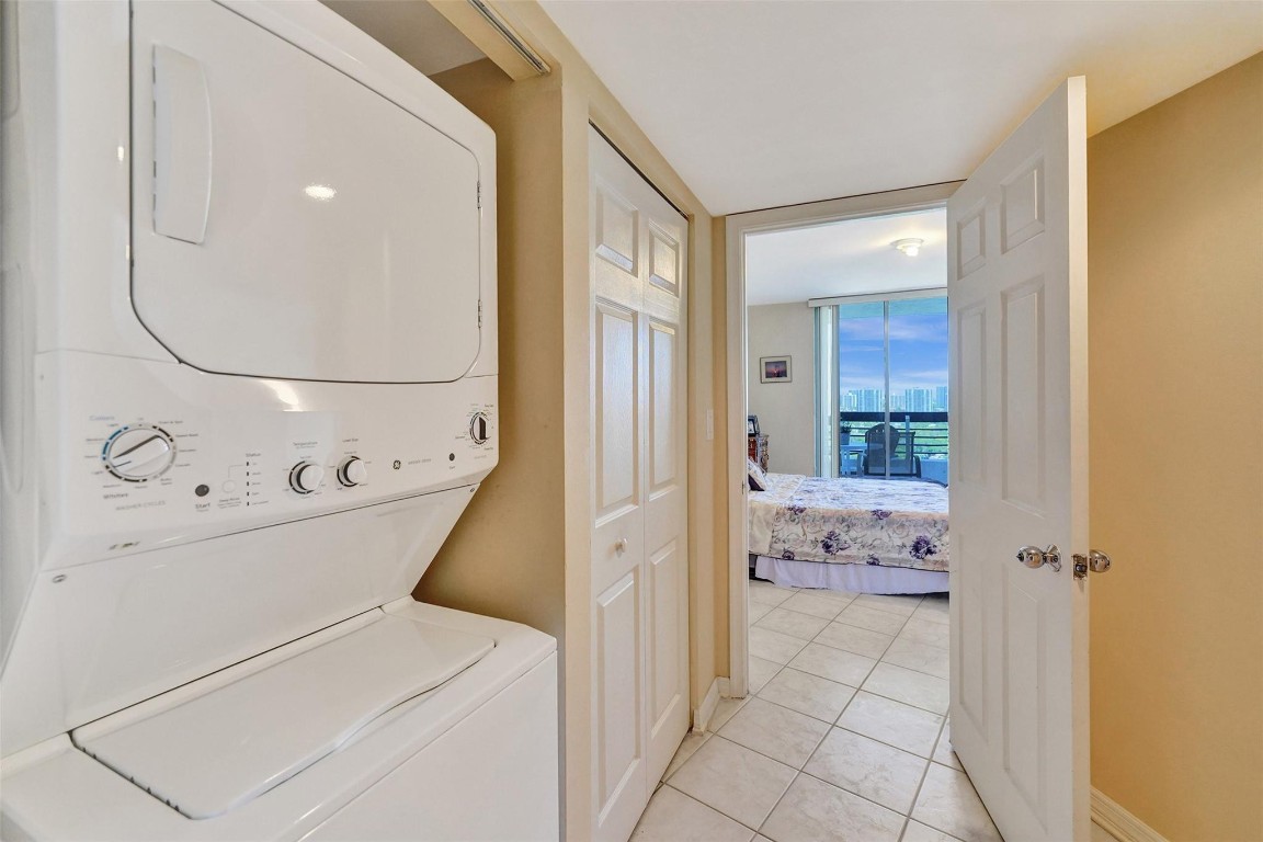 MYSTIC POINTE TOWER 500 C - Residential