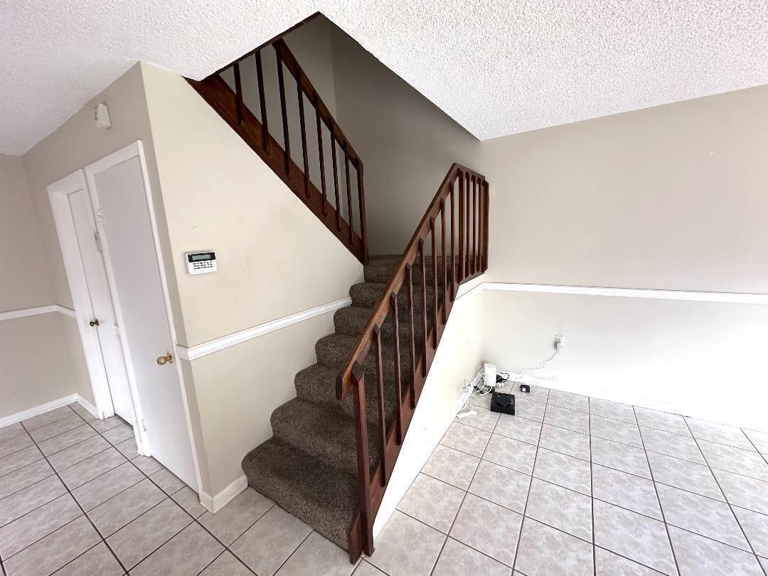 SHERWOOD LAKES - Residential Lease