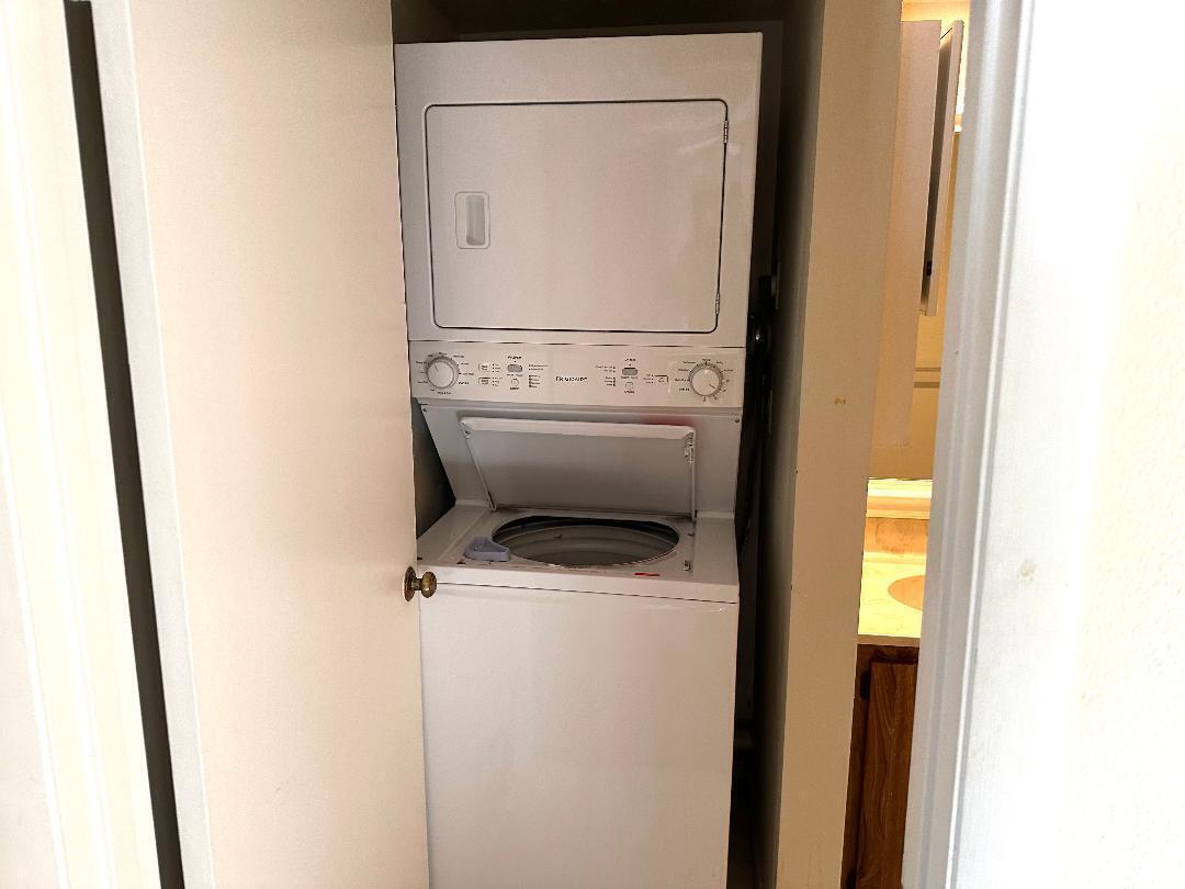 SHERWOOD LAKES - Residential Lease