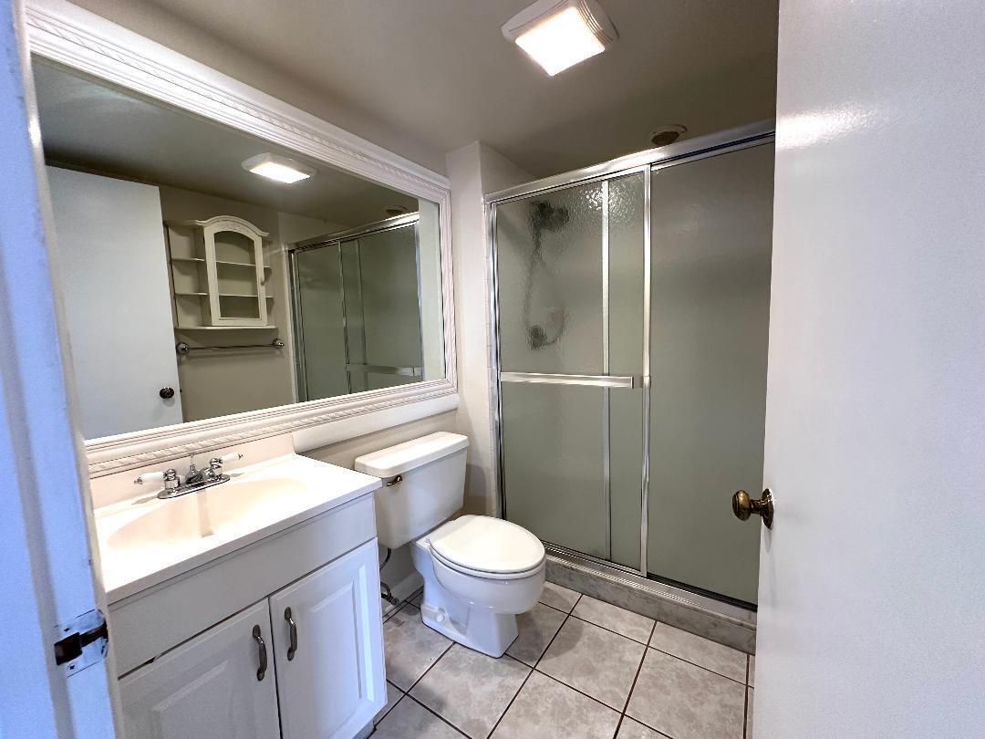 SHERWOOD LAKES - Residential Lease
